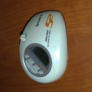 SONY Walkman SRF-M80V Mega Bass AM/FM/TV/Weather- No Armband Tested & Works‎